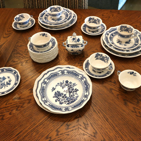 Mason’s Manchu Porcelain Place Setting for 5 Plus Extras 53 pieces