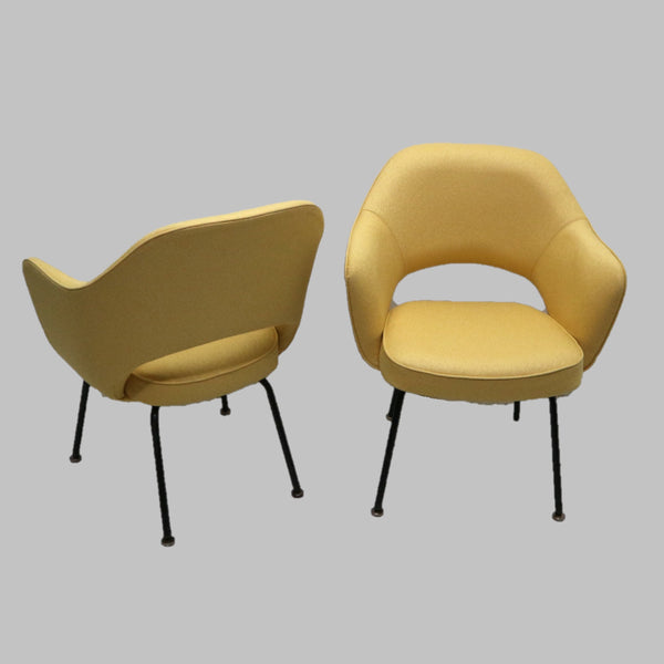 Pair of Butter Saarinen Knoll Executive Chairs