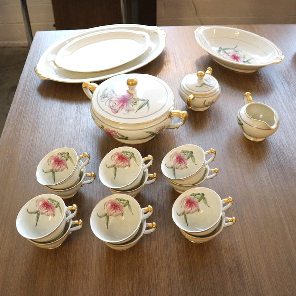 “Elizabeth Pink Lily” 66(+1) Piece Harmony House China Set