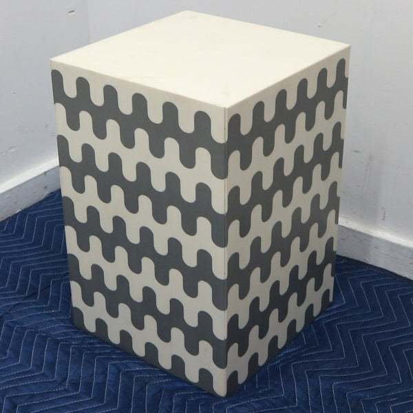Gray & White Wavy Side Table/Stool